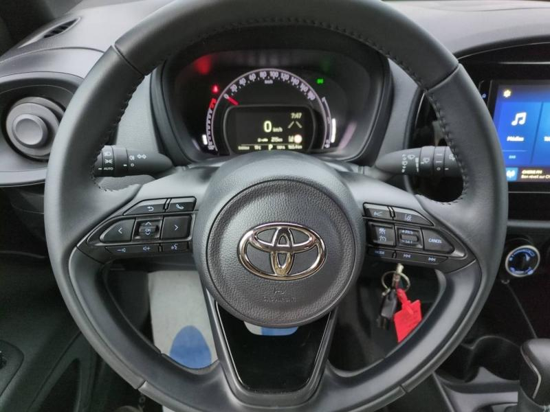 TOYOTA Aygo X d’occasion à vendre à NÎMES chez SNMA (Photo 9)
